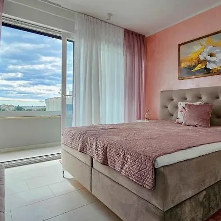 Sea House 2 * Новиград