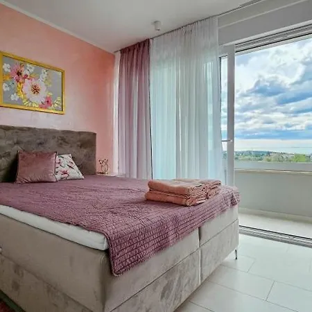 Sea House 2 *