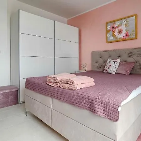 Semesterbostad Sea House 2 *
